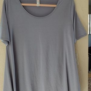Perfect tee in a beautiful color